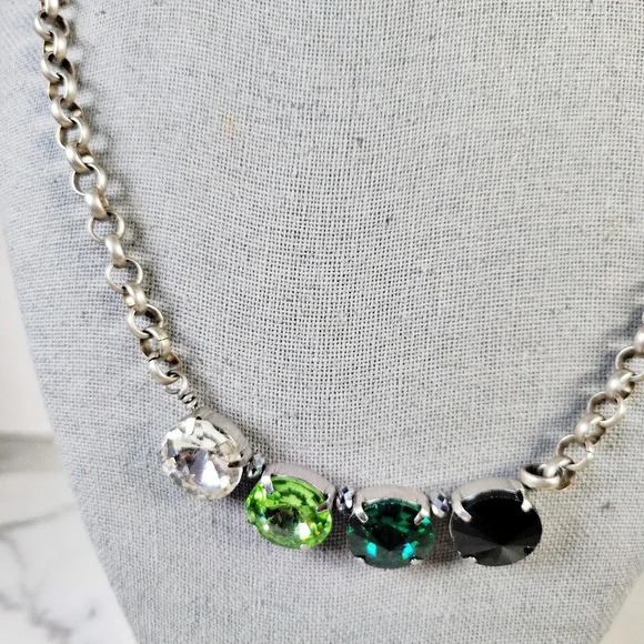 Green Crystal Necklace Earrings Set Silvertone Rolo Chain Adjustable Riv… - Picture 5 of 12